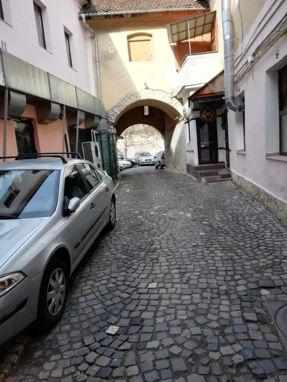 Leyla Hostel Brasov Ngoại thất bức ảnh