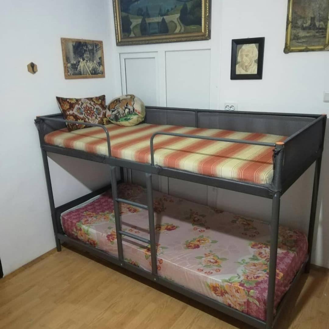 Leyla Hostel Brasov Ngoại thất bức ảnh