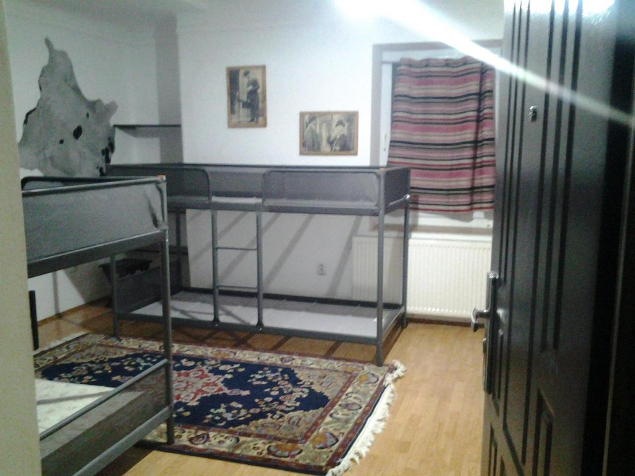 Leyla Hostel Brasov Ngoại thất bức ảnh