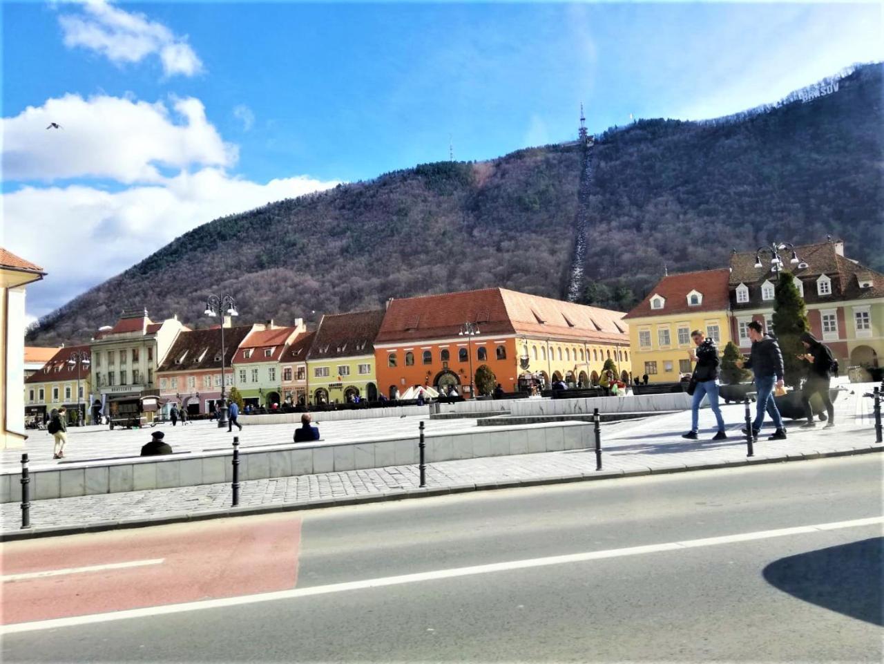Leyla Hostel Brasov Ngoại thất bức ảnh