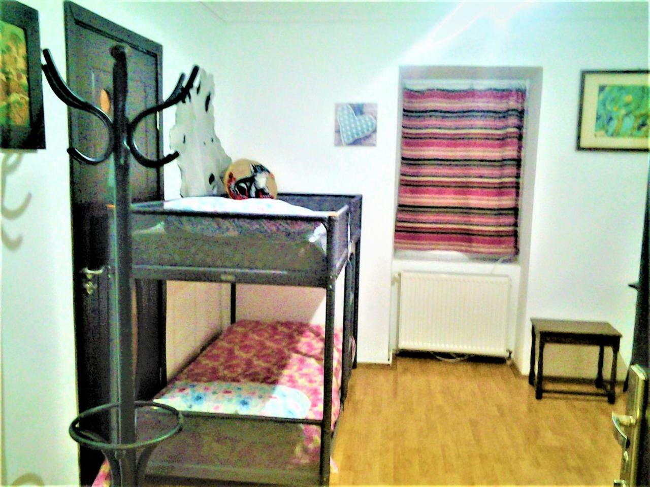 Leyla Hostel Brasov Ngoại thất bức ảnh