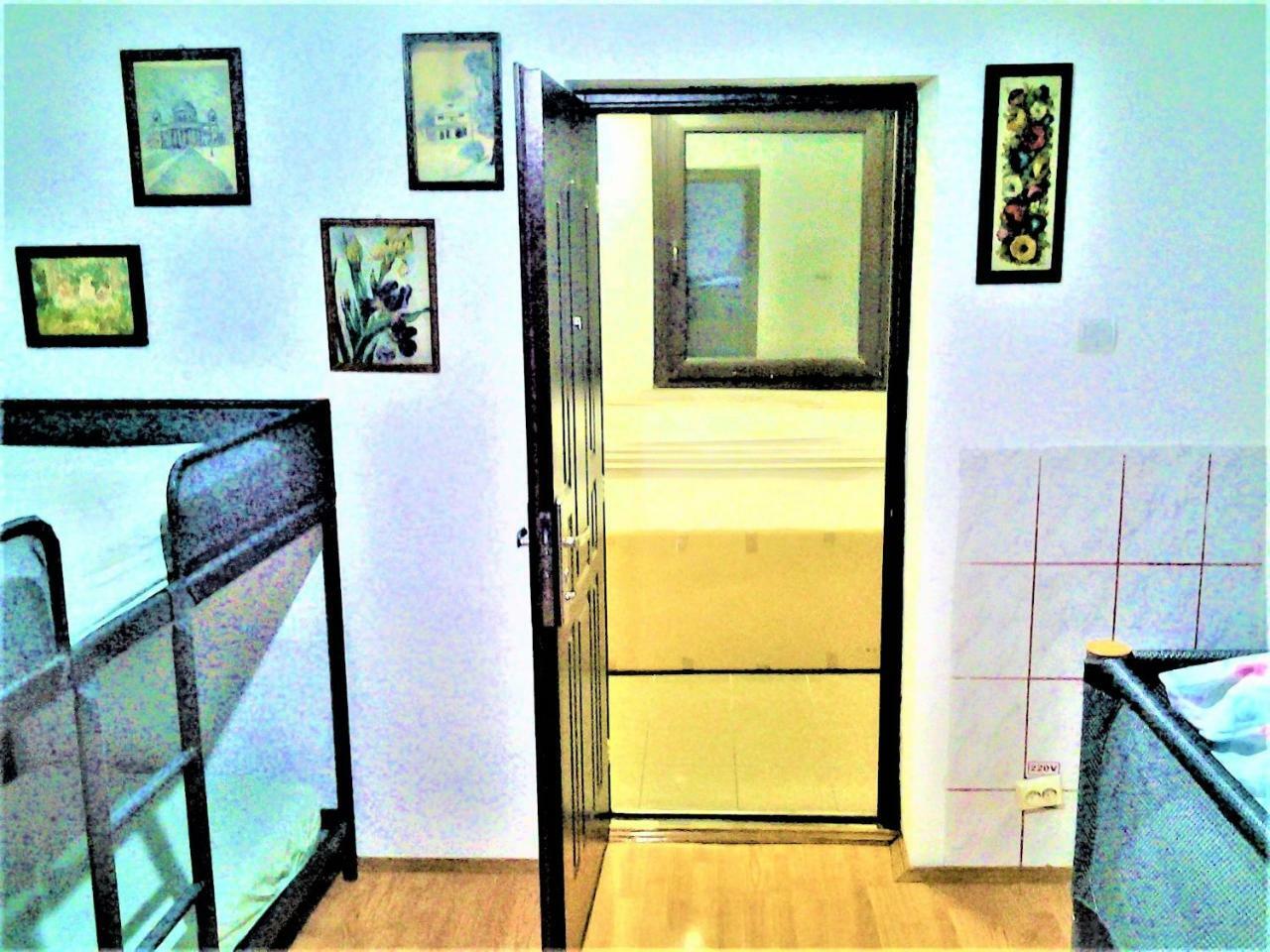 Leyla Hostel Brasov Ngoại thất bức ảnh