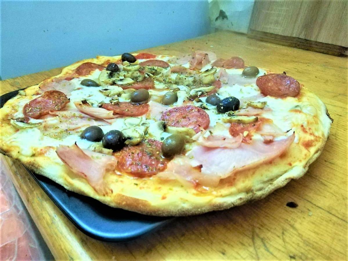 Leyla Hostel Brasov Ngoại thất bức ảnh